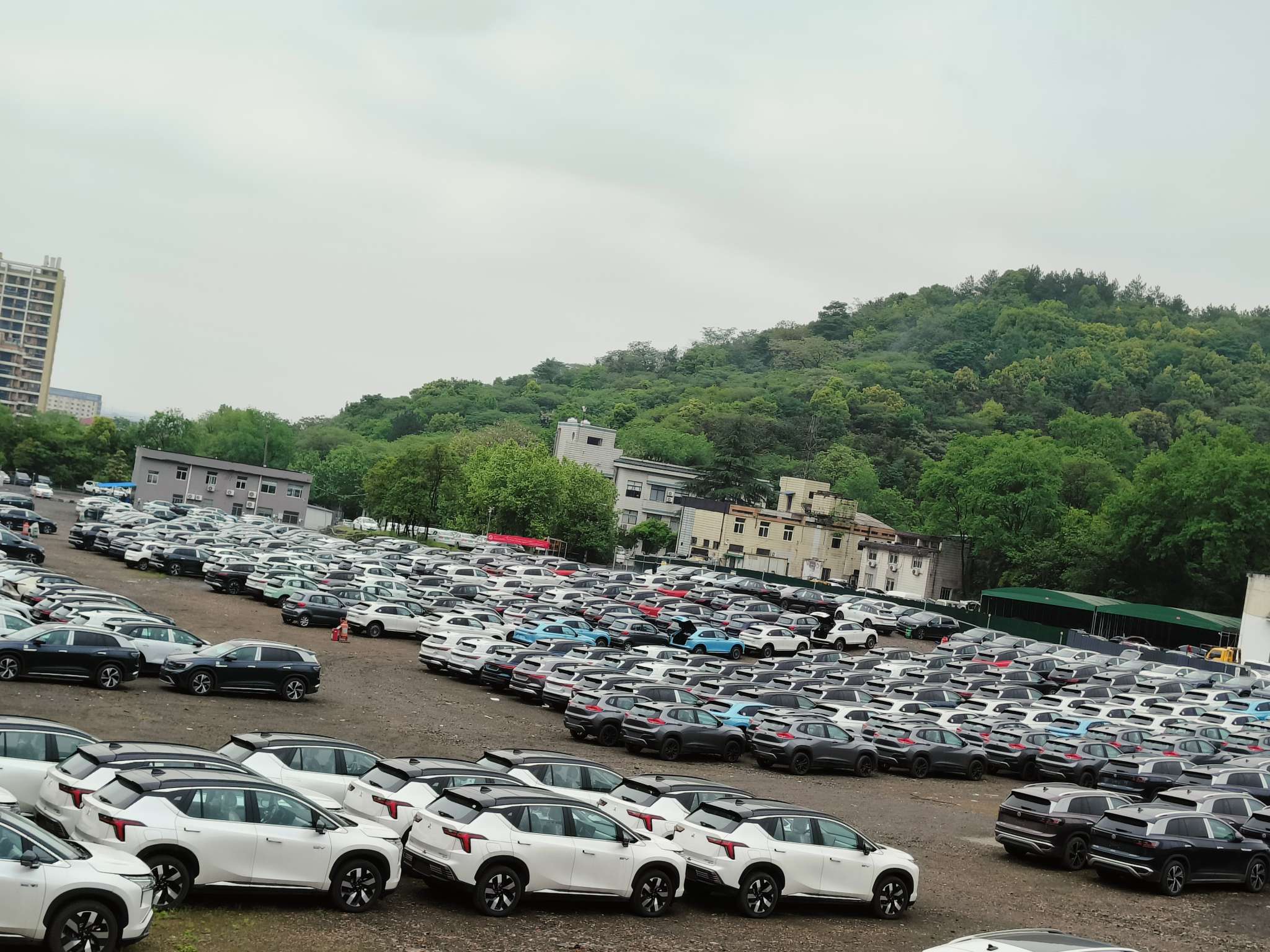 EBU AUTO New energy vehicles, used cars, and auto parts sales.